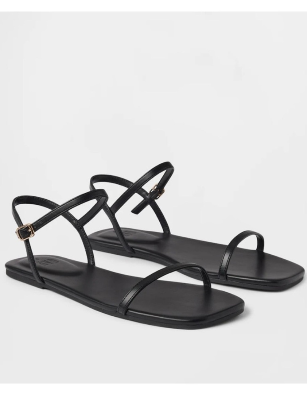 NWT Sz 6 GAP Black Strappy
Sandals